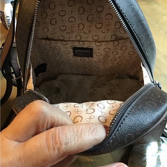 NWT Guess backpack - Picture 8 of 11